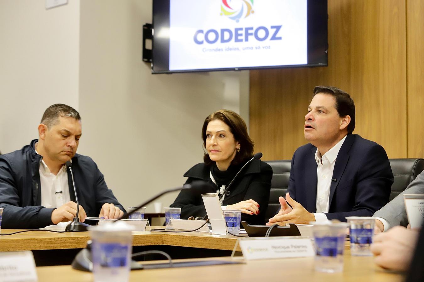 Sandro Alex defende legado de obras em Foz do Iguaçu e apresenta proposta de novo hospital