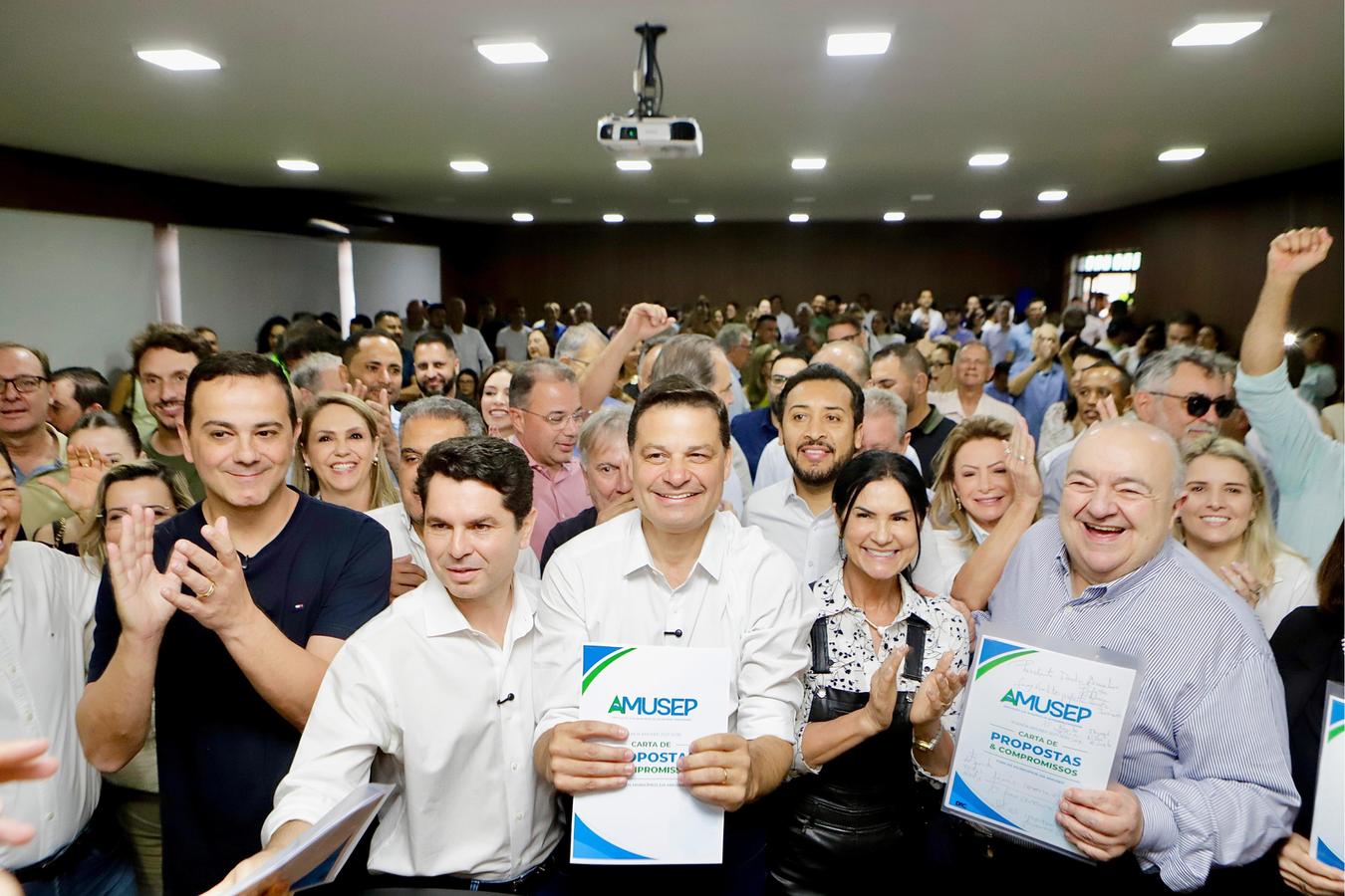 Sandro Alex destaca força da chapa em encontros com 30 prefeitos e milhares de apoiadores em Maringá