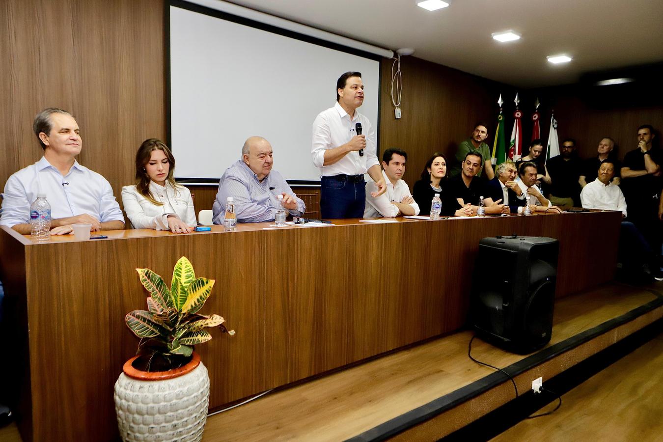 Sandro Alex destaca força da chapa em encontros com 30 prefeitos e milhares de apoiadores em Maringá