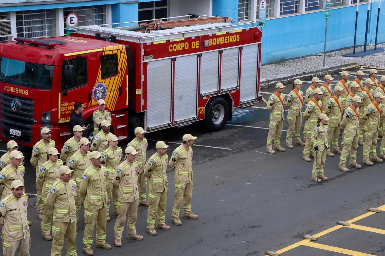 15º Batalhão de Bombeiro Militar é oficializado em Irati e novo comandante toma posse