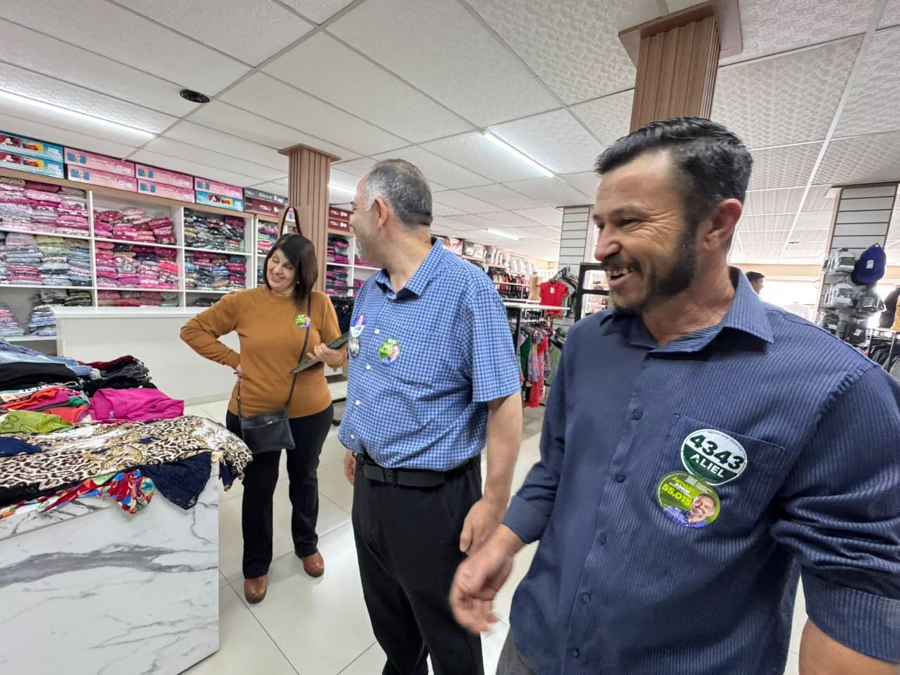 Artagão Júnior cumpre agenda de campanha em Rio Azul e Rebouças 7 Artagão Júnior cumpre agenda de campanha em Rio Azul e Rebouças