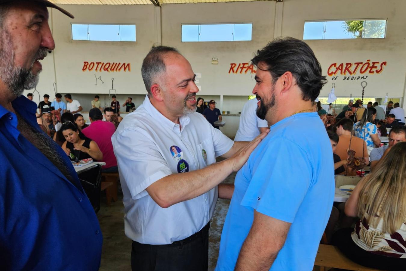 Artagão Júnior participa de festa comunitária em Imbituva, presta contas de investimentos e pede voto