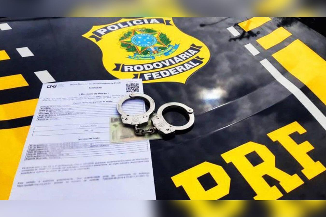 PRF prende quatro passageiros e apreende munições na BR-116 em Campina Grande do Sul (PR)