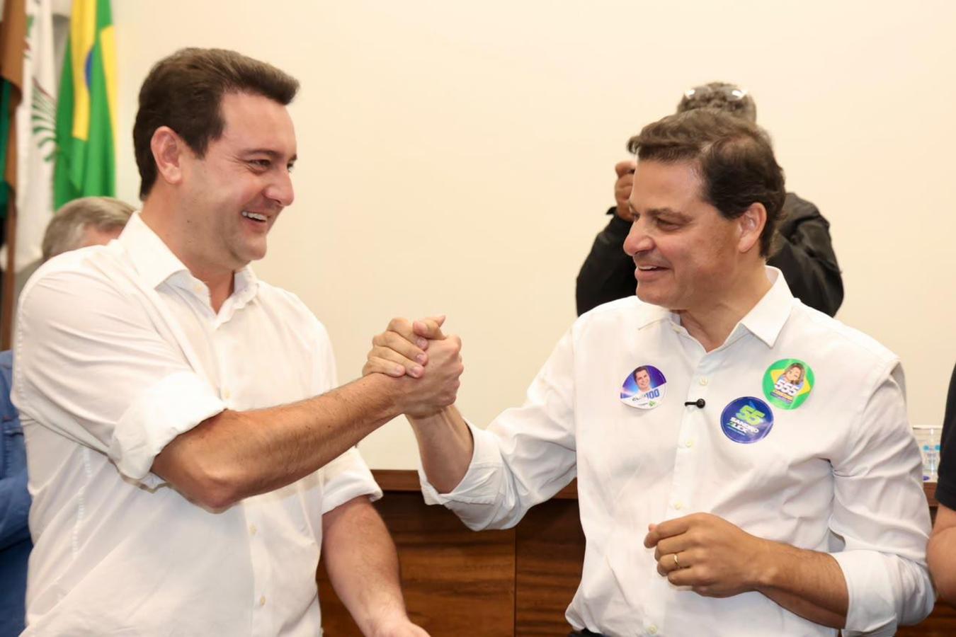 Ratinho Junior pede continuidade com Sandro Alex: "ele é resolvedor, pegou a balsa com problemas e entregou a Ponte de Guaratuba”