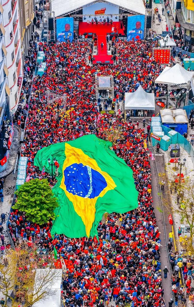 Requião Filho destaca força do Paraná em ato com Lula em Curitiba