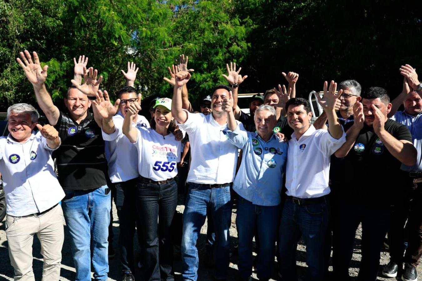 Sandro Alex e Ratinho Junior fazem carreatas em sete cidades do Paraná