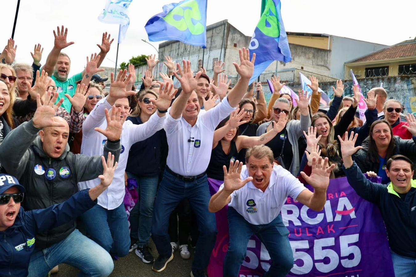 Sandro Alex, Ratinho e Ratinho Junior reúnem apoiadores e lideranças de Curitiba e RMC nas últimas carreatas do 1º turno